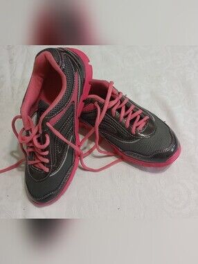 Curves Women Gray and Pink Athletic Sneakers